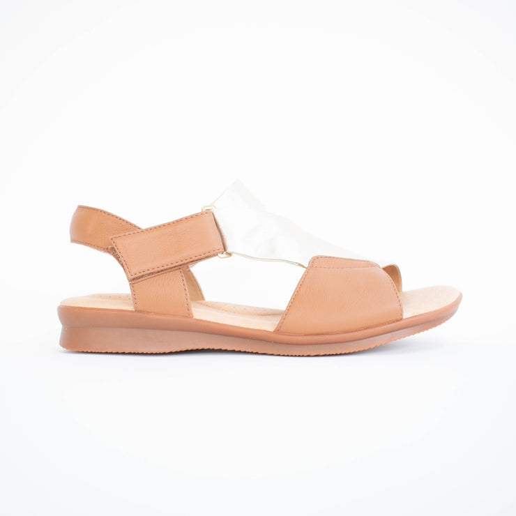 Hush Puppies Nizki Tan Champagne Sandals side. Size 10 womens shoes