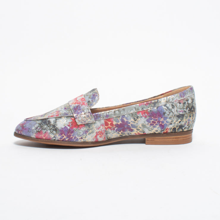 Ziera Oreta Floral Loafer inside. Size 42 womens shoes