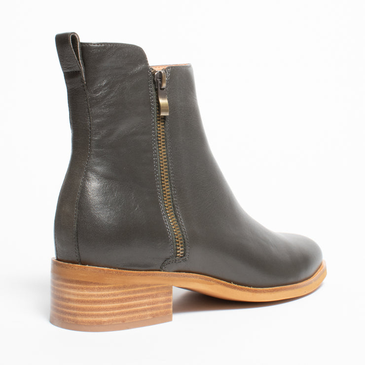 Bresley Pagan Military Ankle Boot back. Size 44 womens shoes