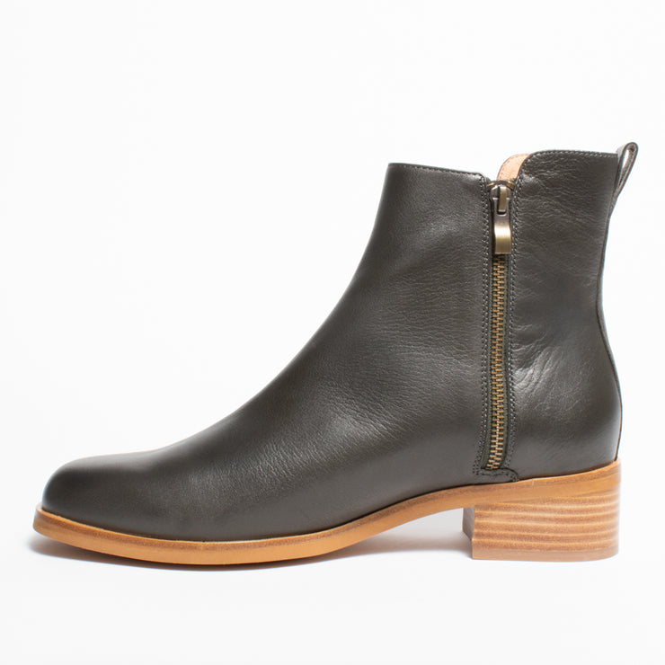 Bresley Pagan Military Ankle Boot inside. Size 45 womens shoes