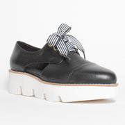 Bresley Pine Black Shoe front stripe lace. Size 44 womens shoes