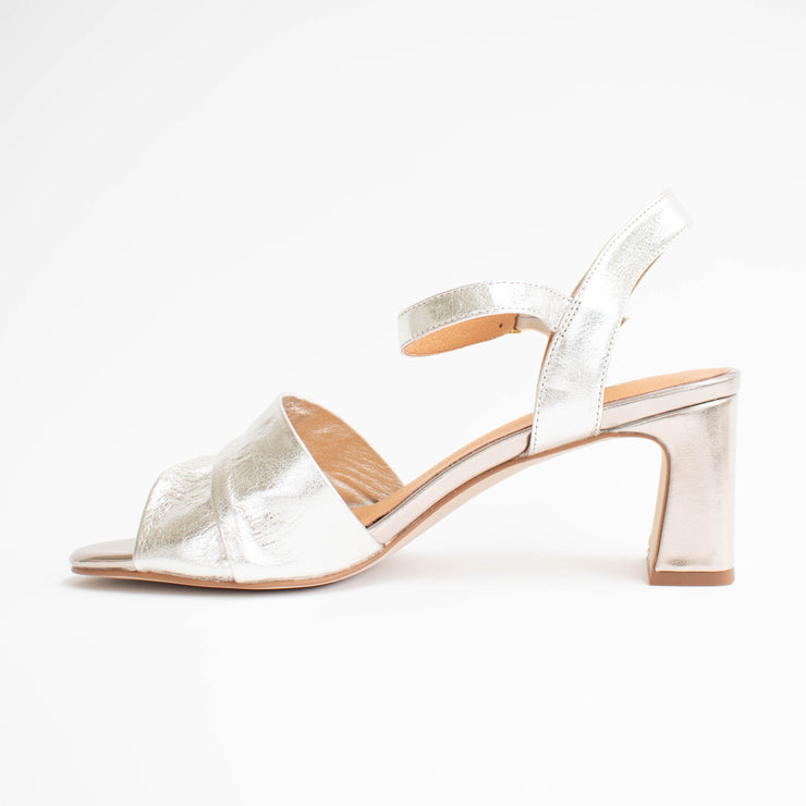 Bresley Sakee Proton Sandals inside. Size 45 womens shoes