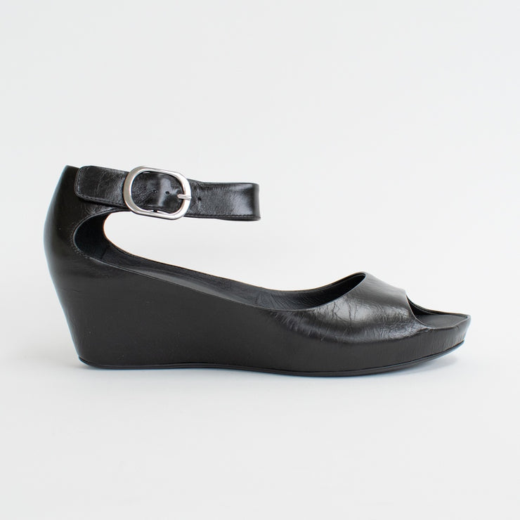 Bresley Sangria Black Sandal side. Size 42 womens shoes