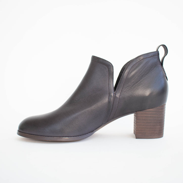 Django and Juliette Sequin Choc Ankle Boots inside. Size 45 womens shoes