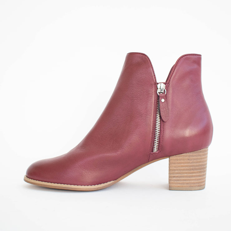 Django and Juliette Shiannely Burgundy Ankle Boot inside. Size 45 womens shoes