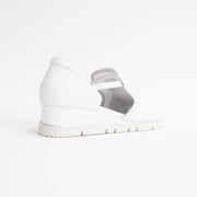 Bresley Spesh White Sandals back. Size 44 womens shoes