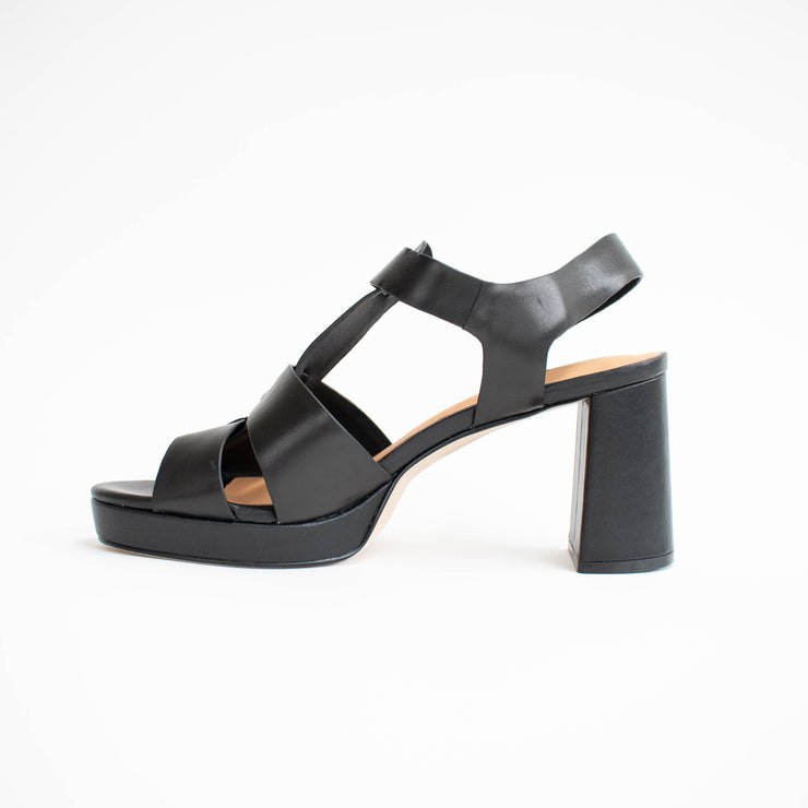 Bresley Sterlyn Black Sandals inside. Size 45 womens shoes