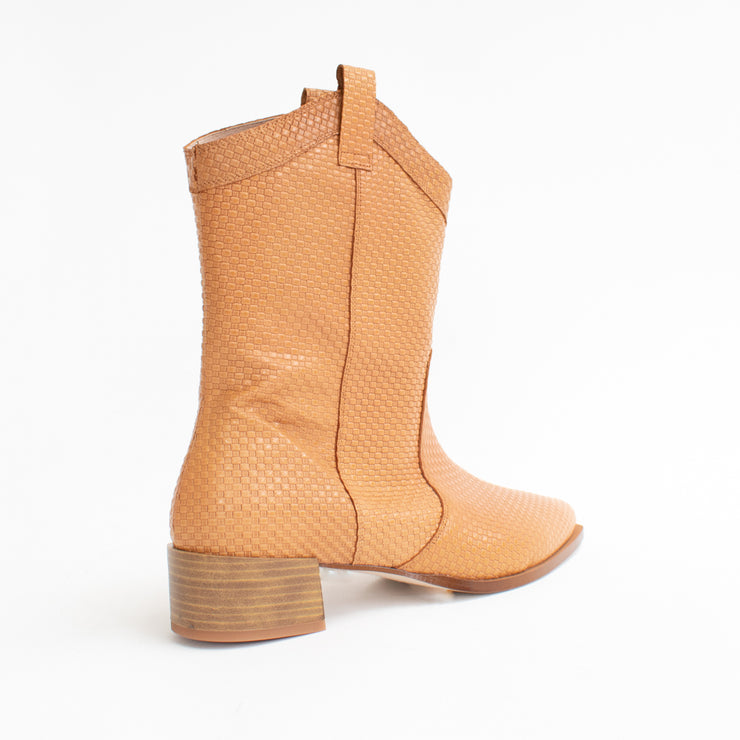 Dansi Tarragona Camel Boots back. Size 44 womens shoes