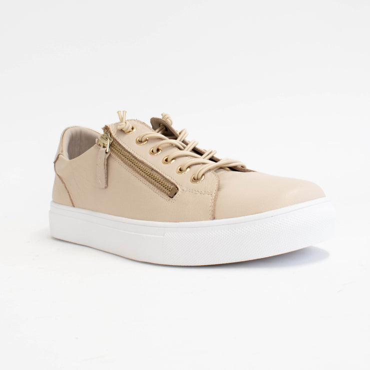 Rilassare Temi Black Gold Sneaker front. Size 43 womens shoes