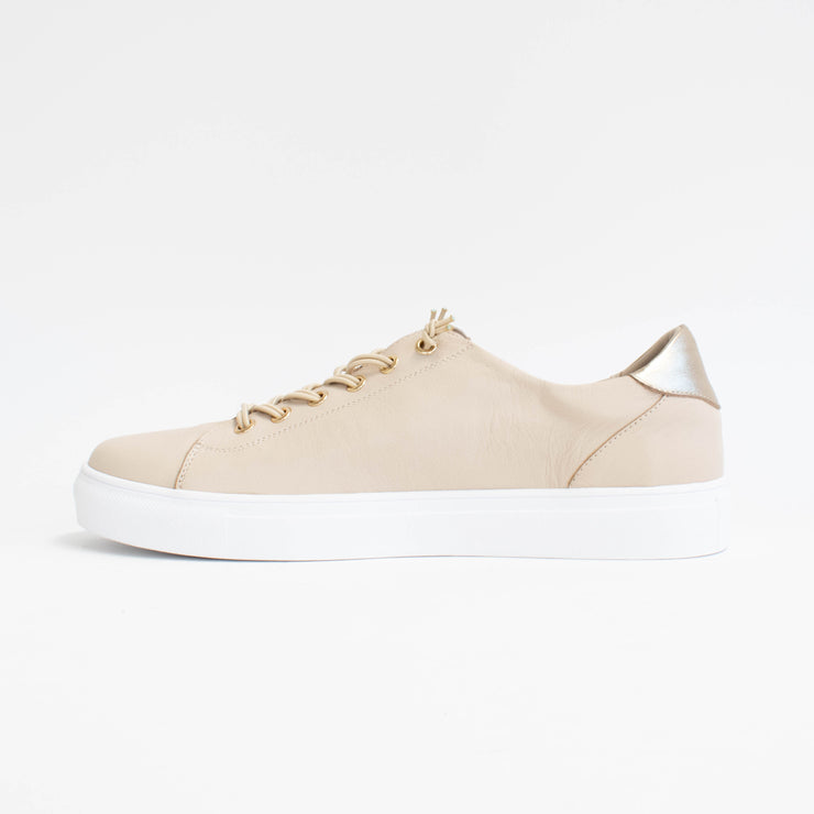 Rilassare Temi Black Gold Sneaker inside. Size 45 womens shoes