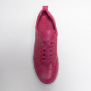 Rilassare Tether Magenta Sneakers top. Size 42 womens shoes