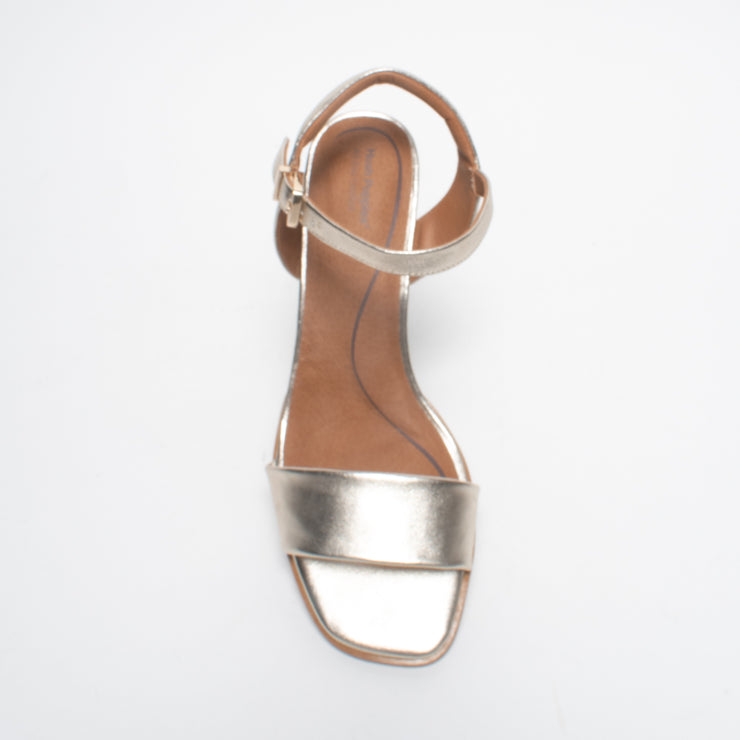 Hush Puppies Tilos Champagne Sandal top. Size 10 womens shoes
