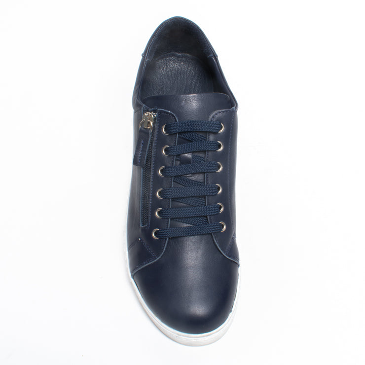 Rilassare Tommie Navy Sneakers top. Size 42 womens shoes