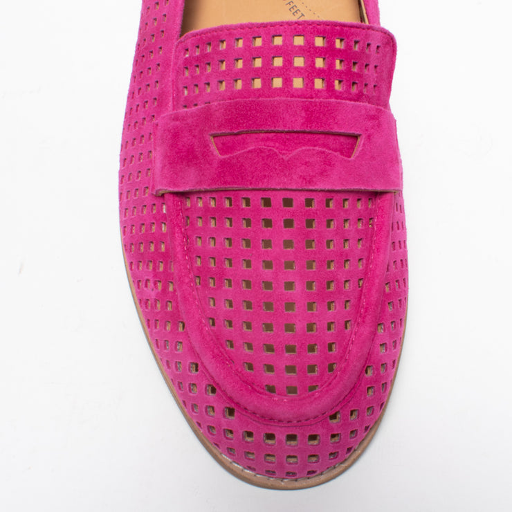 Ziera Toppiey Fuchsia Suede Loafer toe. Size 43 womens shoes