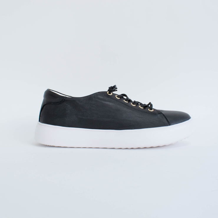 Rilassare Tulley Black Sneakers side. Size 42 womens shoes