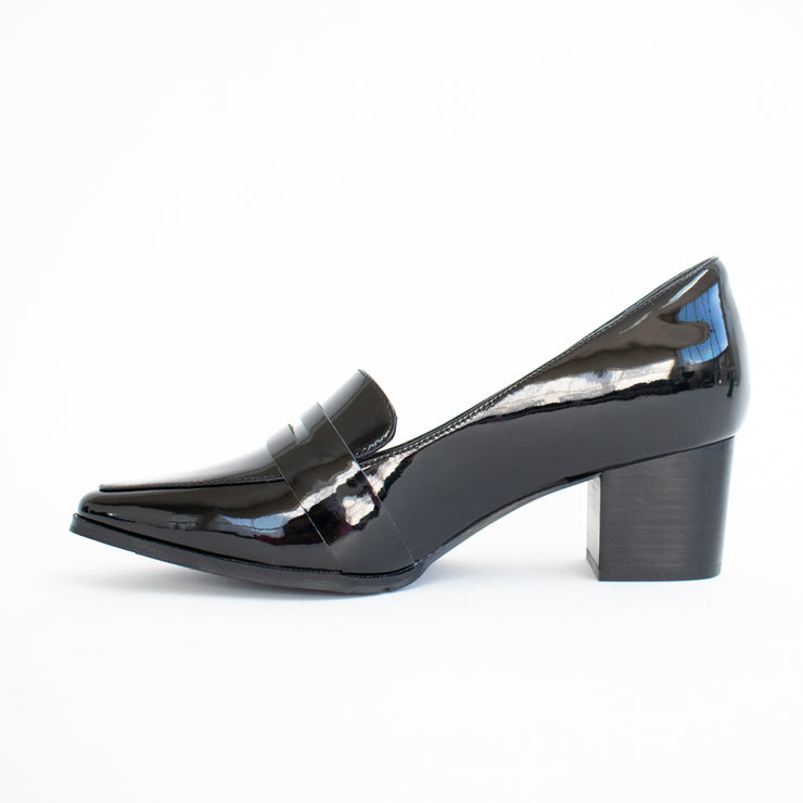 Ziera Vamity Black Patent Shoes inside. Size 42 womens shoes
