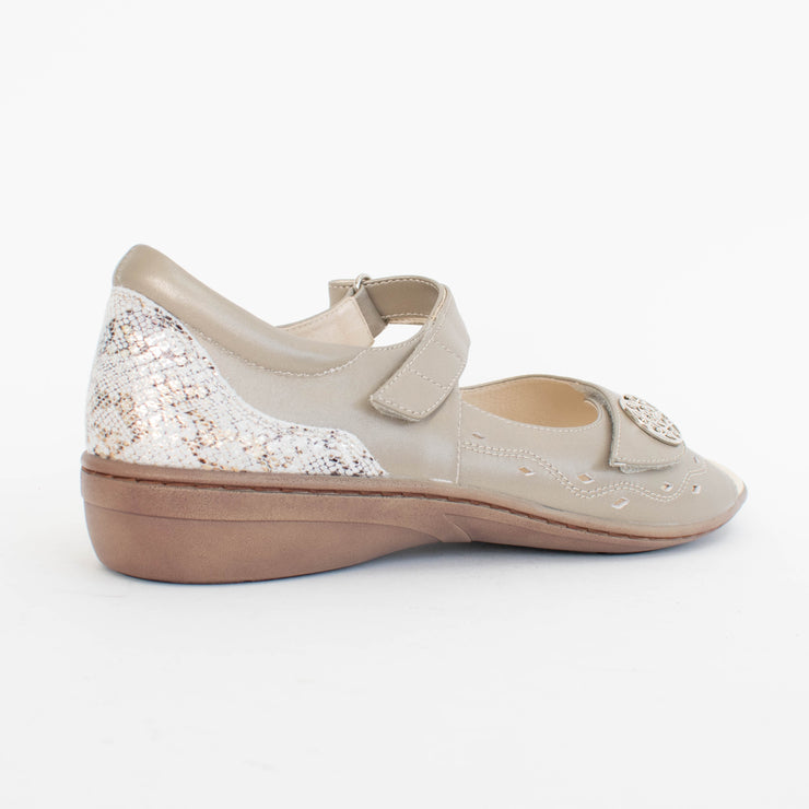 Klouds Venice Champagne Sandals back. Size 44 womens shoes