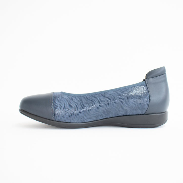 Klouds Walnut XW Navy Stretch Combo Shoes inside. Size 42 womens shoes