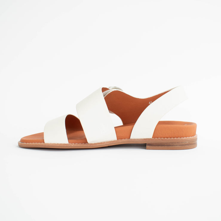 Willow Joy Tan Champagne Sandals inside. Size 45 womens shoes