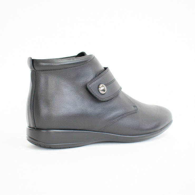 Klouds Willough Black Stretch Ankle Boot back. Size 44 womens shoes