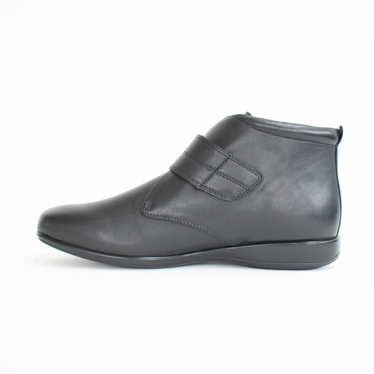 Klouds Willough Black Stretch Ankle Boot inside. Size 42 womens shoes