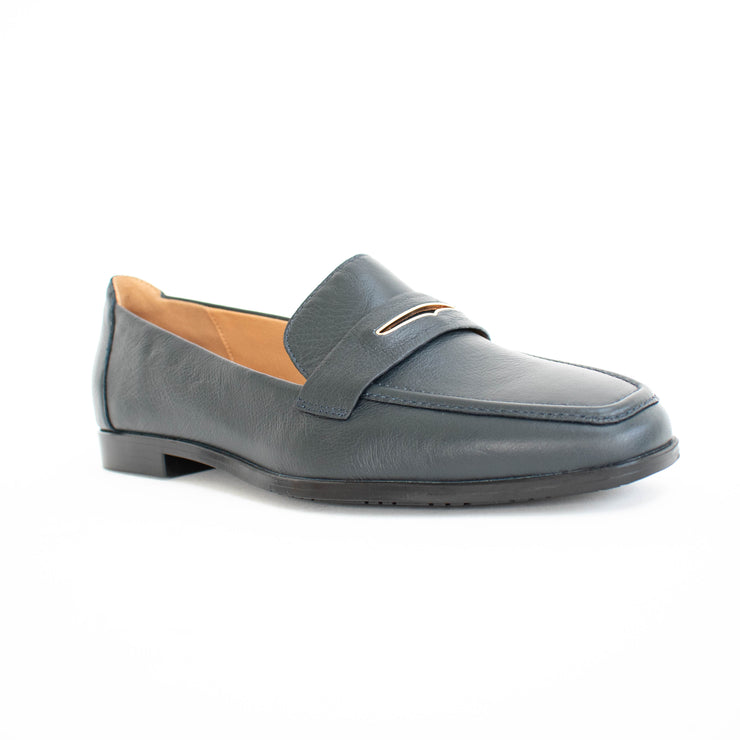 Hush Puppies Zabrina Midnight Shoes front. Size 11 womens shoes