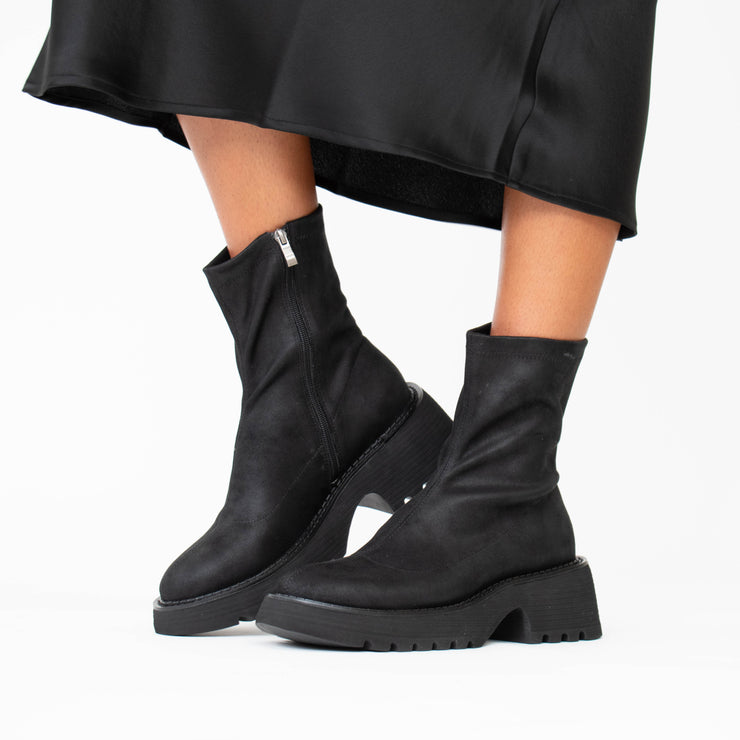 Bresley Strobe Black Seal Stretch Ankle Boot Model Shot Skirt. Size 43 womens shoes