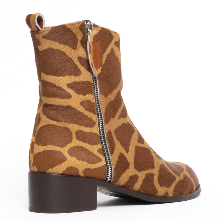 Babouche Lifestyle Vida Giraffe Print Ankle Boot back. Womens size 44 boots