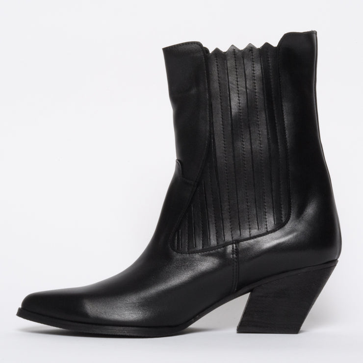 Babouche Lifestyle Requel Black Ankle Boots inside. Size 45 women's boots