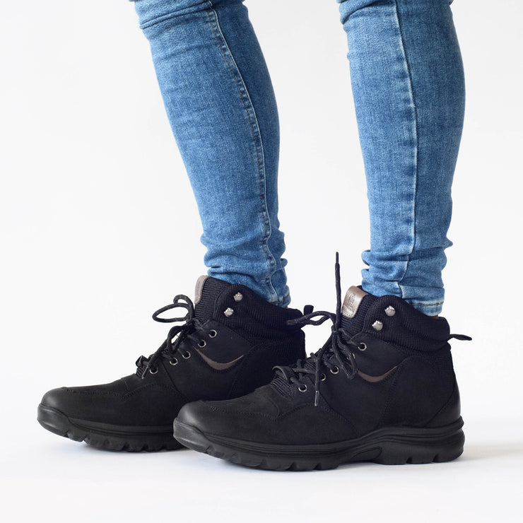 Model wearing Alpine Black boots