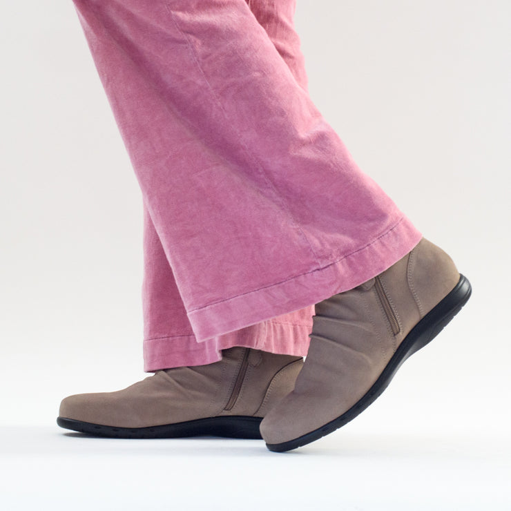Model wearing CBD Darion in Taupe Nubuck. Size 44 womens boots