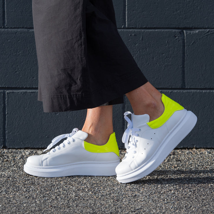 Model wearing Babouche Lifestyle Punk White Fluoro