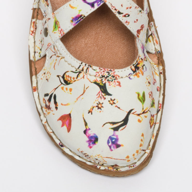 Josef Seibel Rosalie 13 White Floral Sandal toe. Size 43 womens shoes