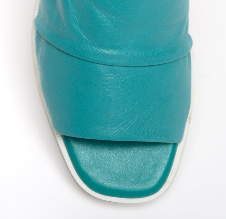 Bresley Soonas Turquoise Sandal toe. Size 43 womens shoes