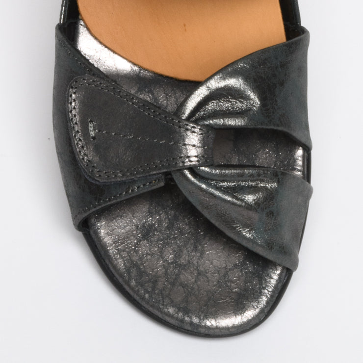 Ziera Doxie Pewter Satin Metal Sandal toe. Size 43 womens shoes