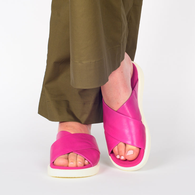 Model wearing Cassini Martina Fuchsia Sandals for long feet. Size 43 womens shoes
