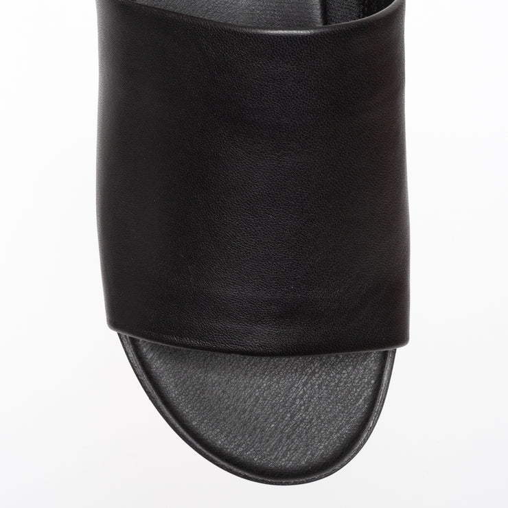 Paradise Black slide top. Size 13 sandals