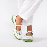 Model wearing Josef Seibel Fergey 77 Off White shoes. Size 44 women's shoes