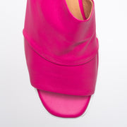 Bresley Soonas Fuchsia Leather Slides toe. Size 42 women's sandals