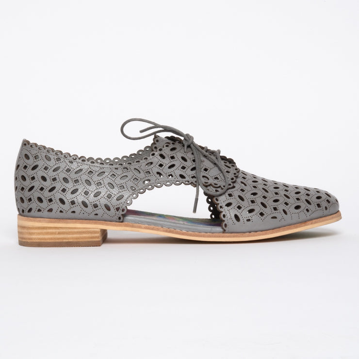 Agness Misty Grey side. Size 10 women's shoes