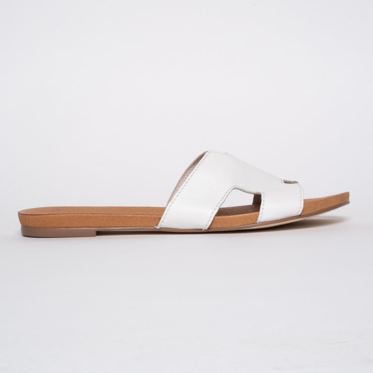Jamel White side. Size 10 women's sandals