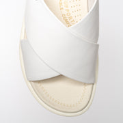 Cassini Martina White slides toe. Size 42 women's sandals