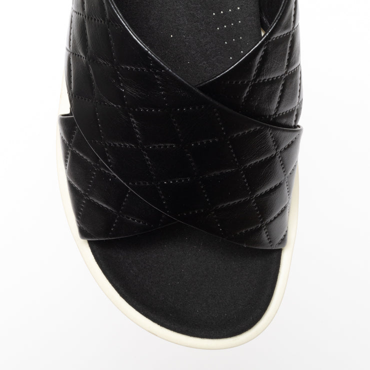 Cassini Martina Black Quilt slides toe. Size 42 women's sandals