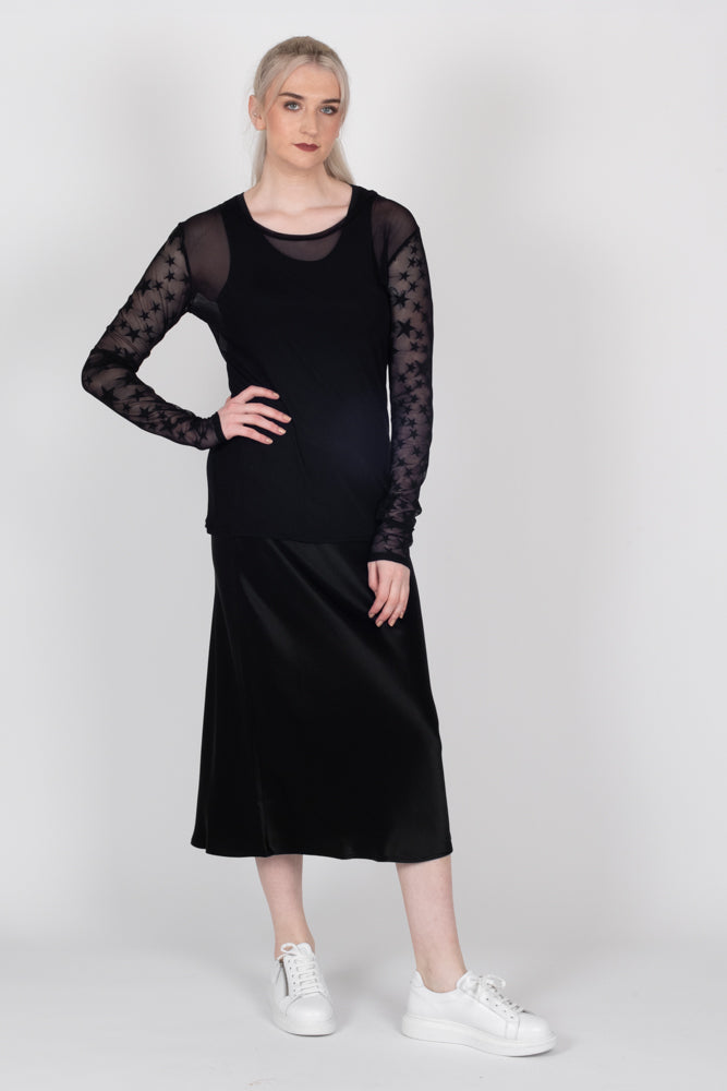 Tall model wearing Star Climate Crew Black, front