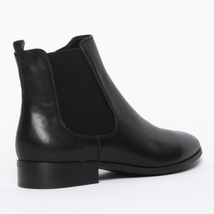 Camden Black back. Size 12 women's boots