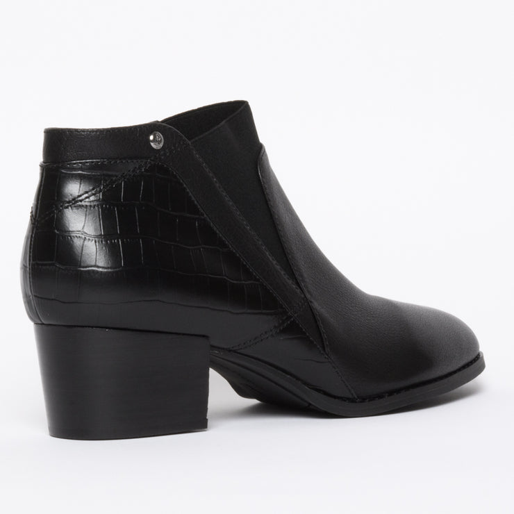 Cayman Black back. Size 12 women's boots