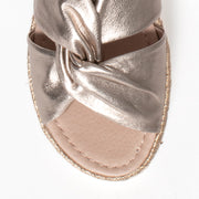 Django and Juliette Acton Platino Sandal toe. Size 43 womens shoes