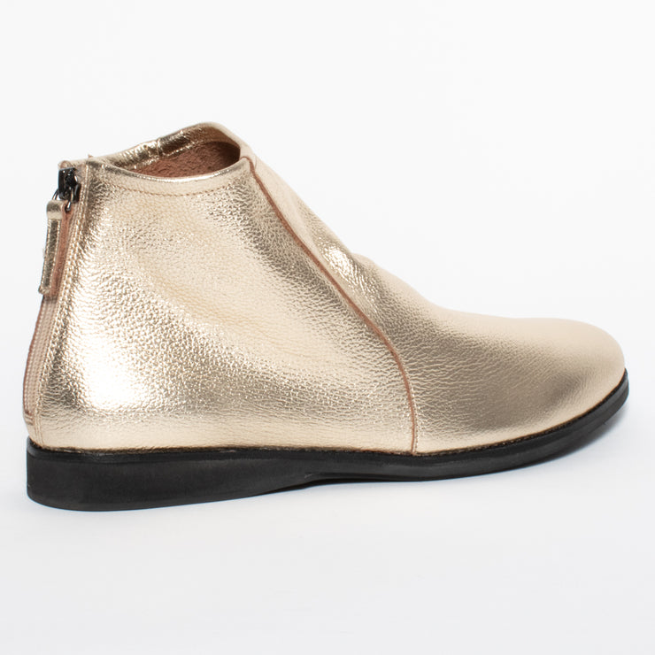 Aura Gold back. Size 12 women’s boots
