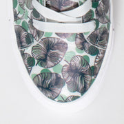 Minx Bandit Emerald Stencil Flower toe.  Size 44 women's shoes