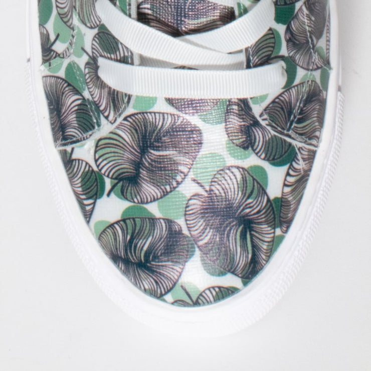 Minx Bandit Emerald Stencil Flower toe.  Size 44 women's shoes